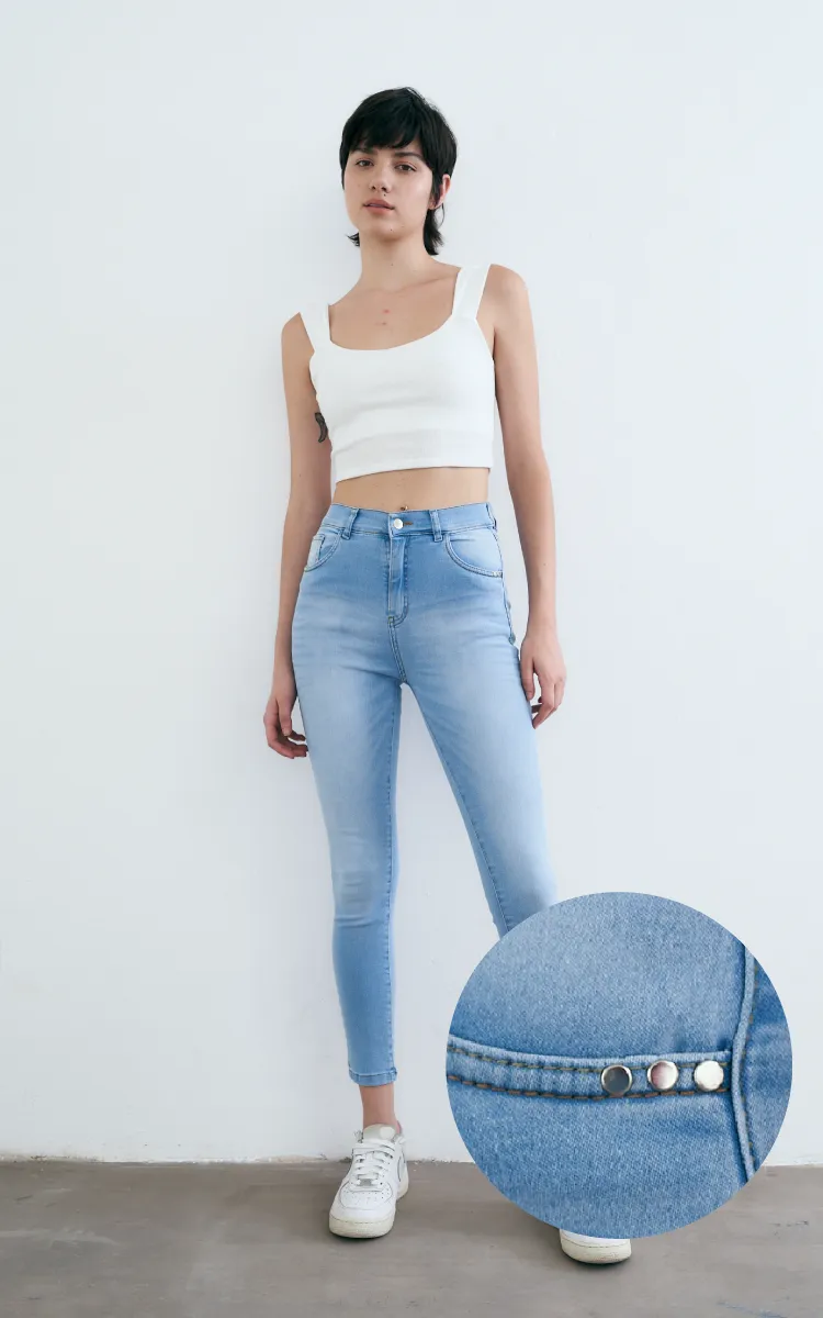 Skinny Tiro Alto 1754 Claro C/ Tachas