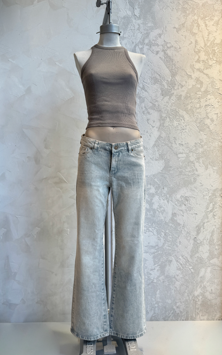 Wide 1884 Tiro Bajo Claro